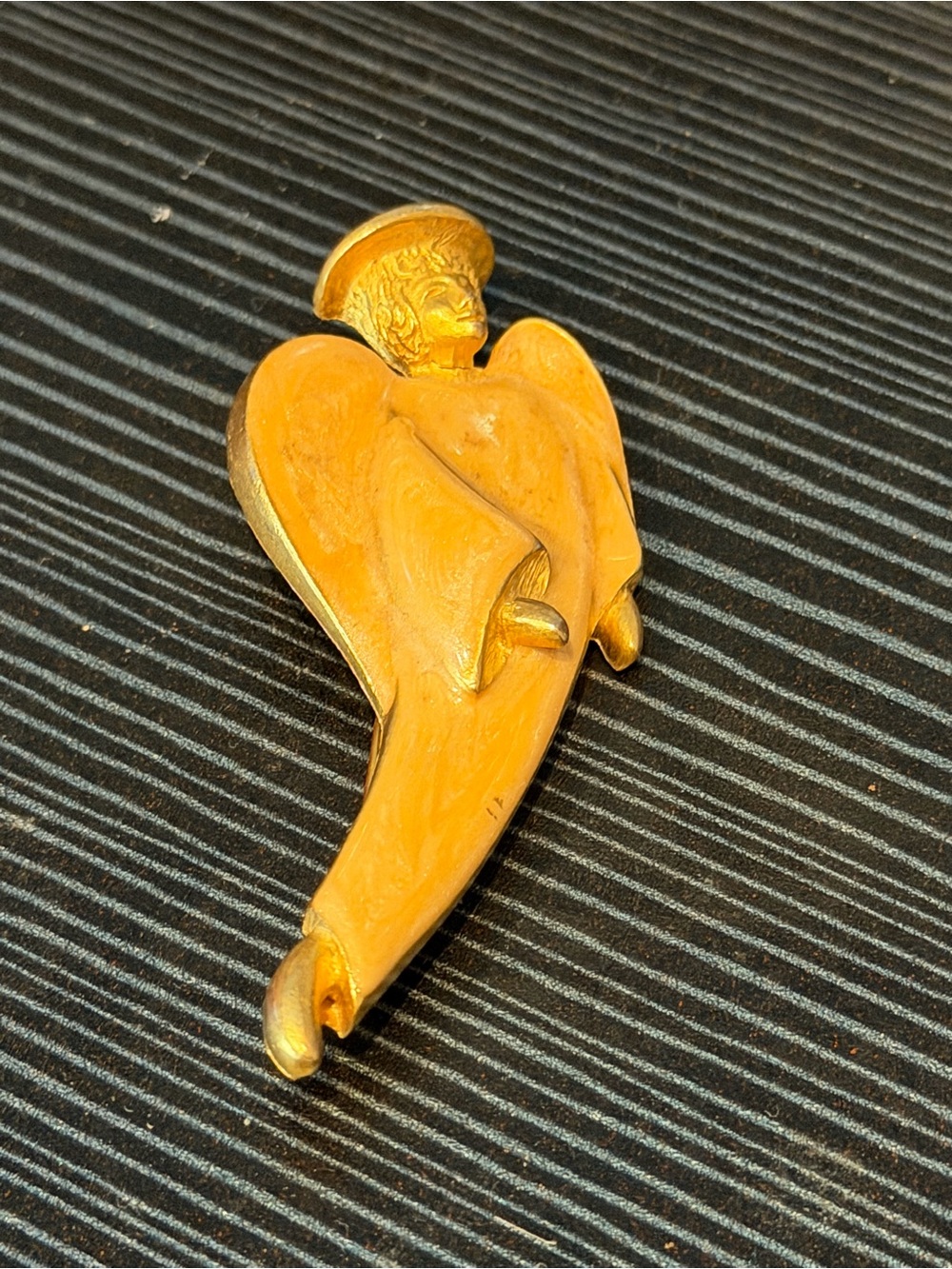 Vintage Gold Tone Guardian Angel Figural Brooch Pin 3”